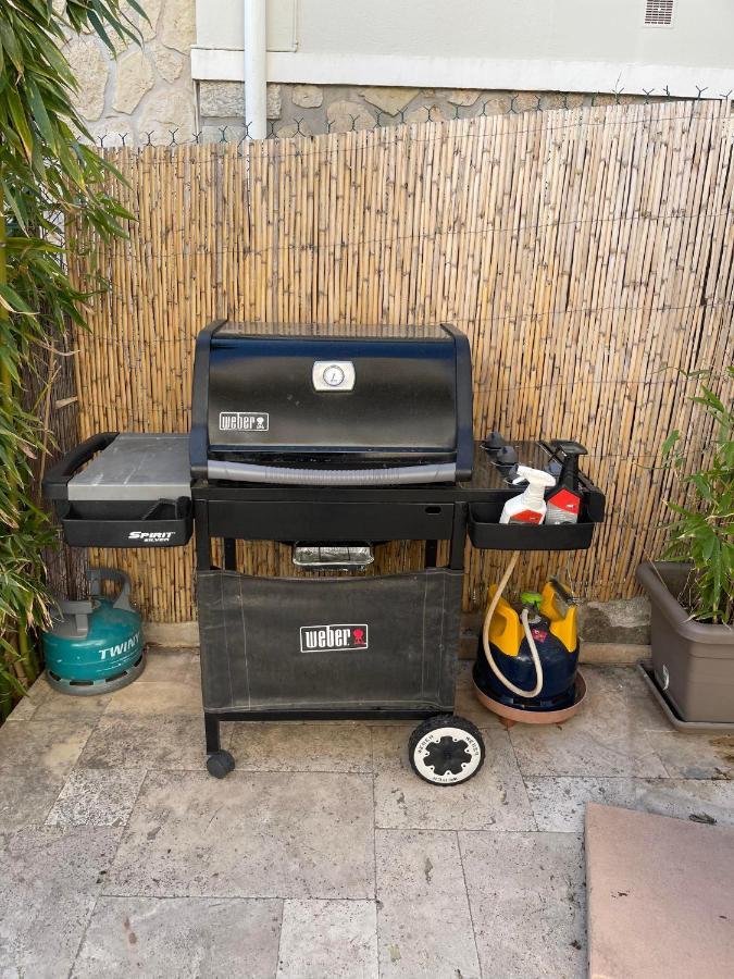 Rdc De Maison Avec Terrasse Barbecue Toulon Exterior foto